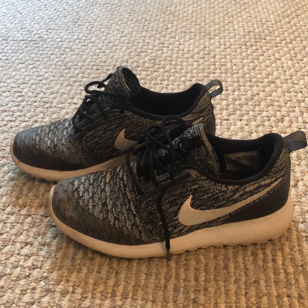 Women’s Nike Sneakers Size 6.5